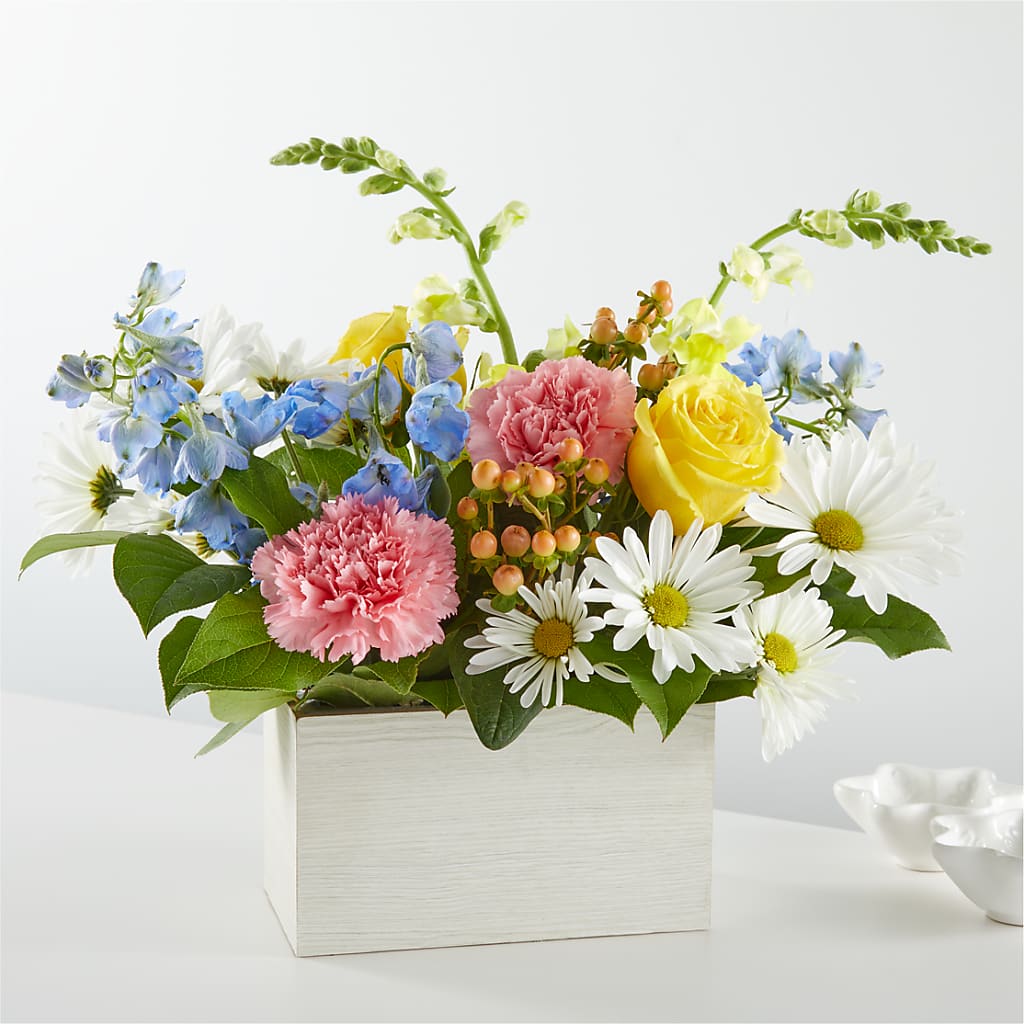 Sun Salutation Box Bouquet – Luxe Arrangements, Agawam MA