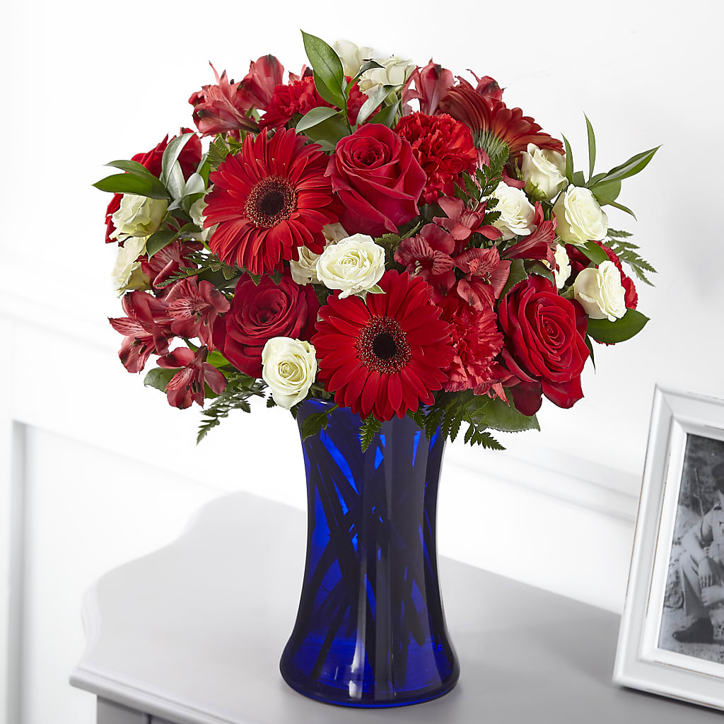 Hearts Embrace Bouquet – Luxe Arrangements, Agawam MA