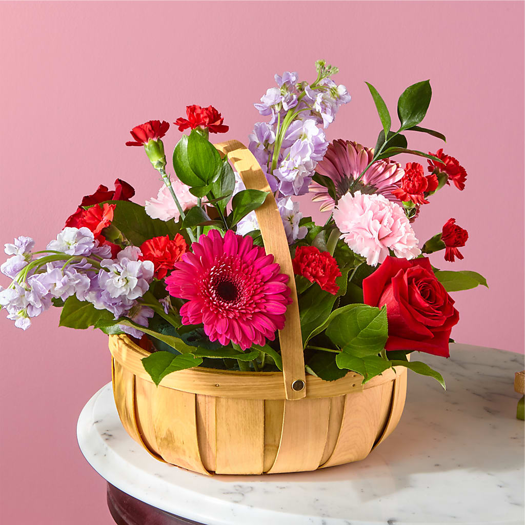 Pink Picnic Basket – Luxe Arrangements, Agawam MA