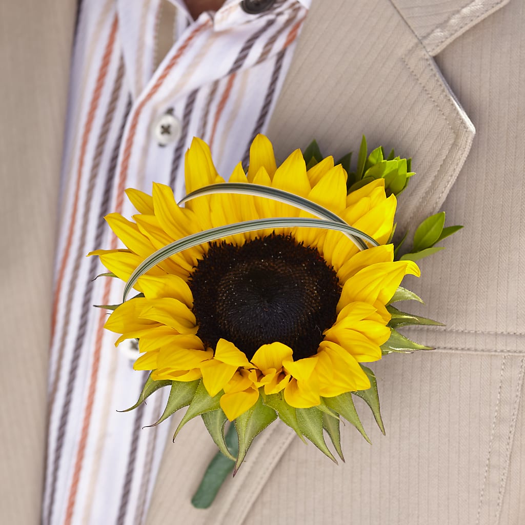 Free Spirit Boutonniere – Luxe Arrangements, Agawam MA